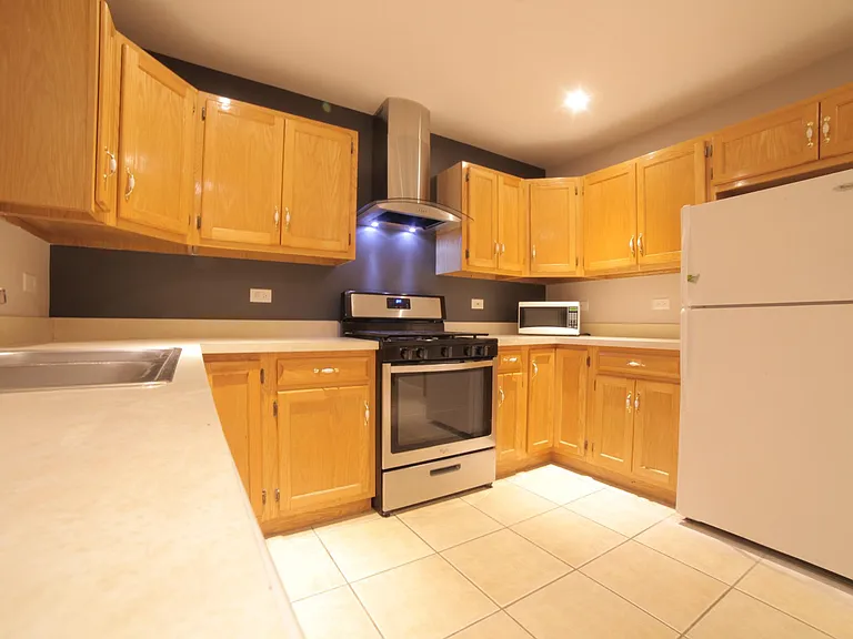 1576 Girard Ave — Photo 8