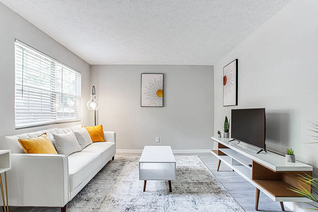 The Cobb Apartments-Townhomes — Photo 1