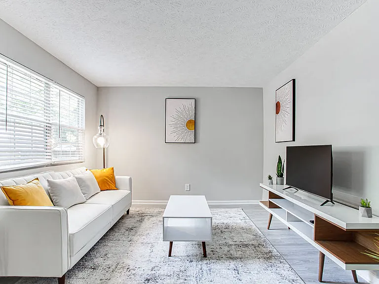The Cobb Apartments-Townhomes — Photo 1