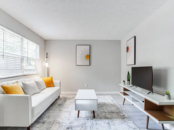 The Cobb Apartments-Townhomes