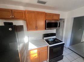 3248 70th Ave N, Saint Petersburg, FL