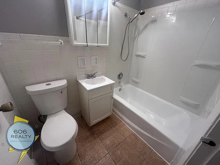 Melrose Park Apartments — Photo 6