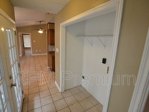 3rd image of 1145 Willow Creek Dr