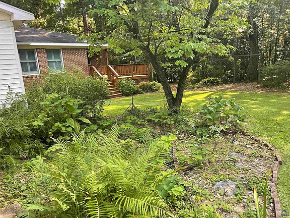 5th image of 866 Warwick Dr