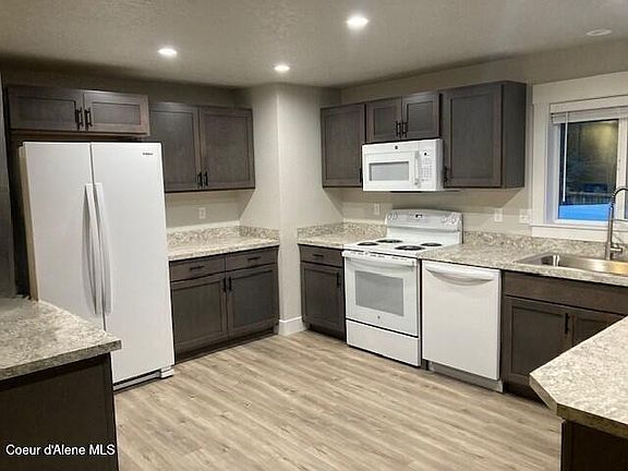 5th image of 7164 W Winchester St #1
