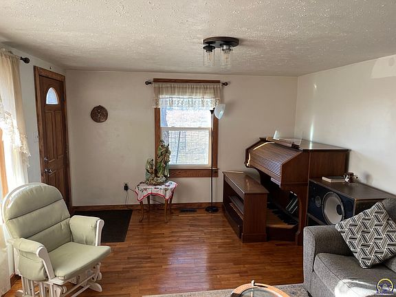 4th image of 28175 Pleasant Ridge Rd