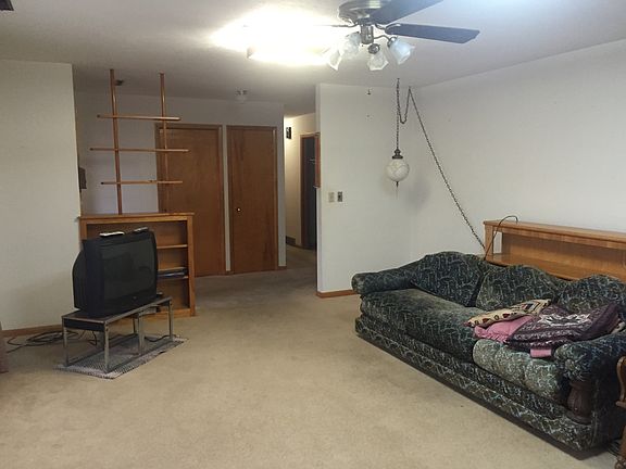 5th image of 403 Campus Dr