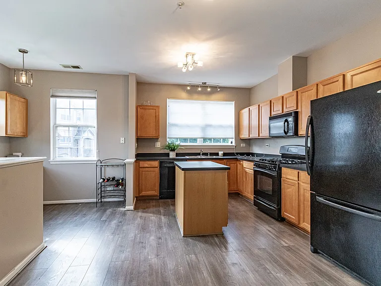 200 Rosehall Dr #220 — Photo 6