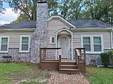 2042 Seavey Dr photo 1