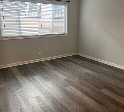 4th image of 4415 Ventura Canyon Ave