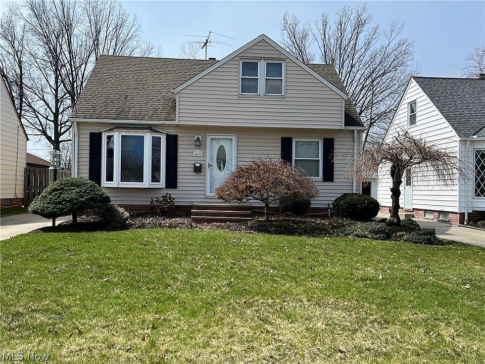 1st image of 462 E 288th St