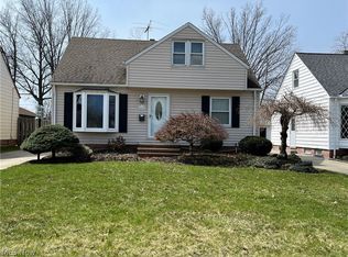 462 E 288th St, Willowick, OH 44095