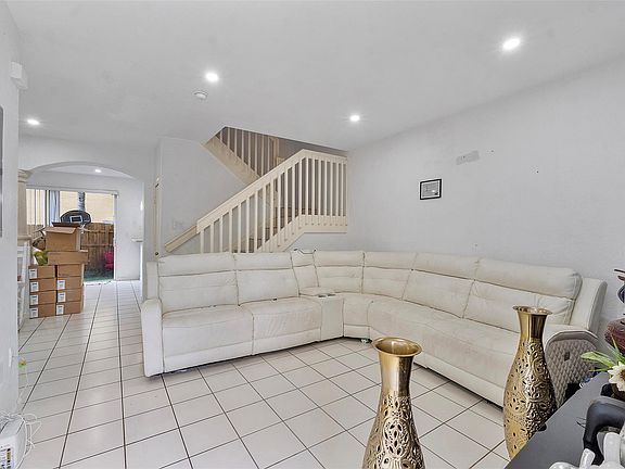 4th image of 1497 SE 27th Street #320