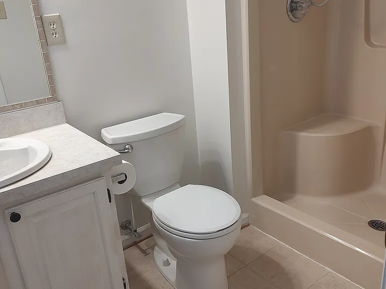 421 Currituck Dr — Photo 24