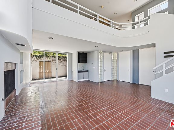 4th image of 3811 Glenridge Dr