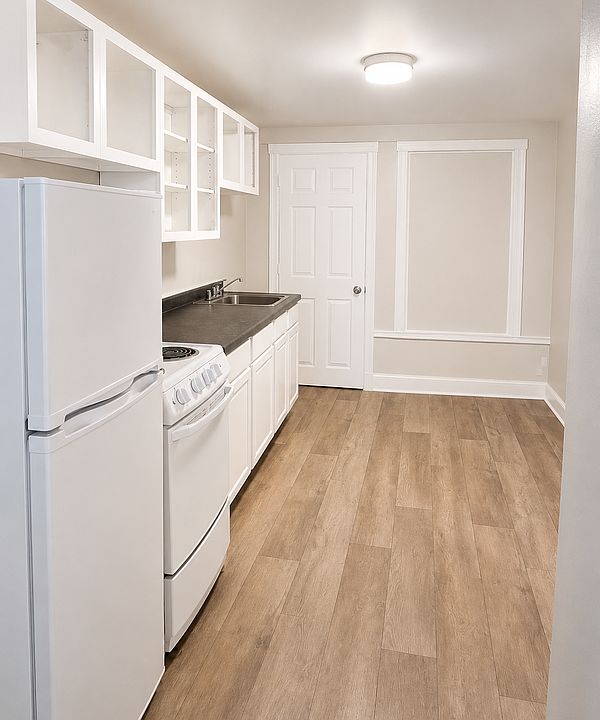 1st image of 127 Dove St #B