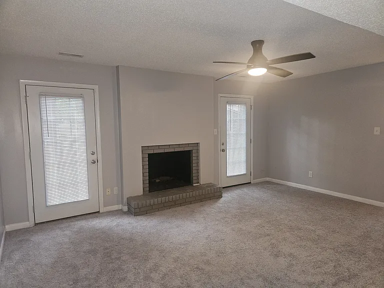 402 Lotus Dr — Photo 3