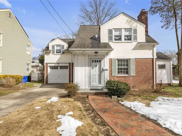 51 Elm Avenue, Floral Park, NY 11001