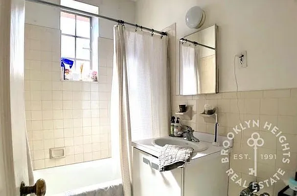 Rented by Brooklyn Heights Real Estate Inc | media 5