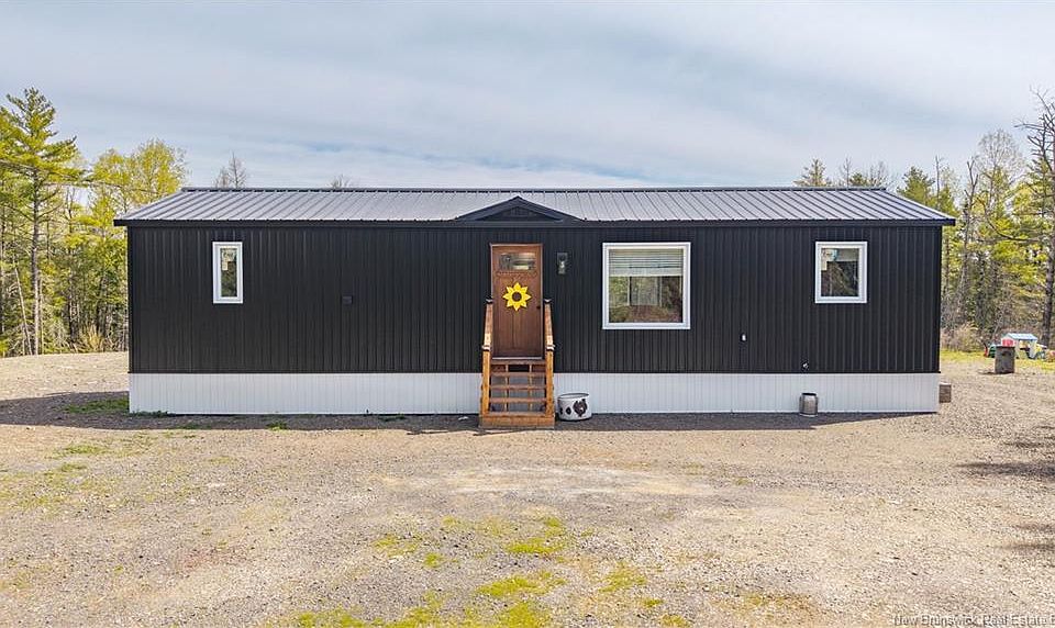 1st image of 86 Hayman Ave