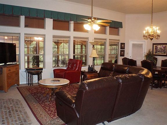 4th image of 306 Delaware Springs Blvd