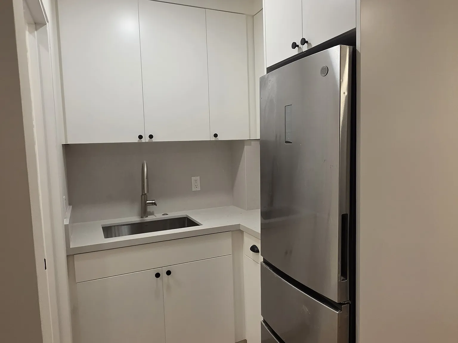 109 Breeze Avenue — Photo 2