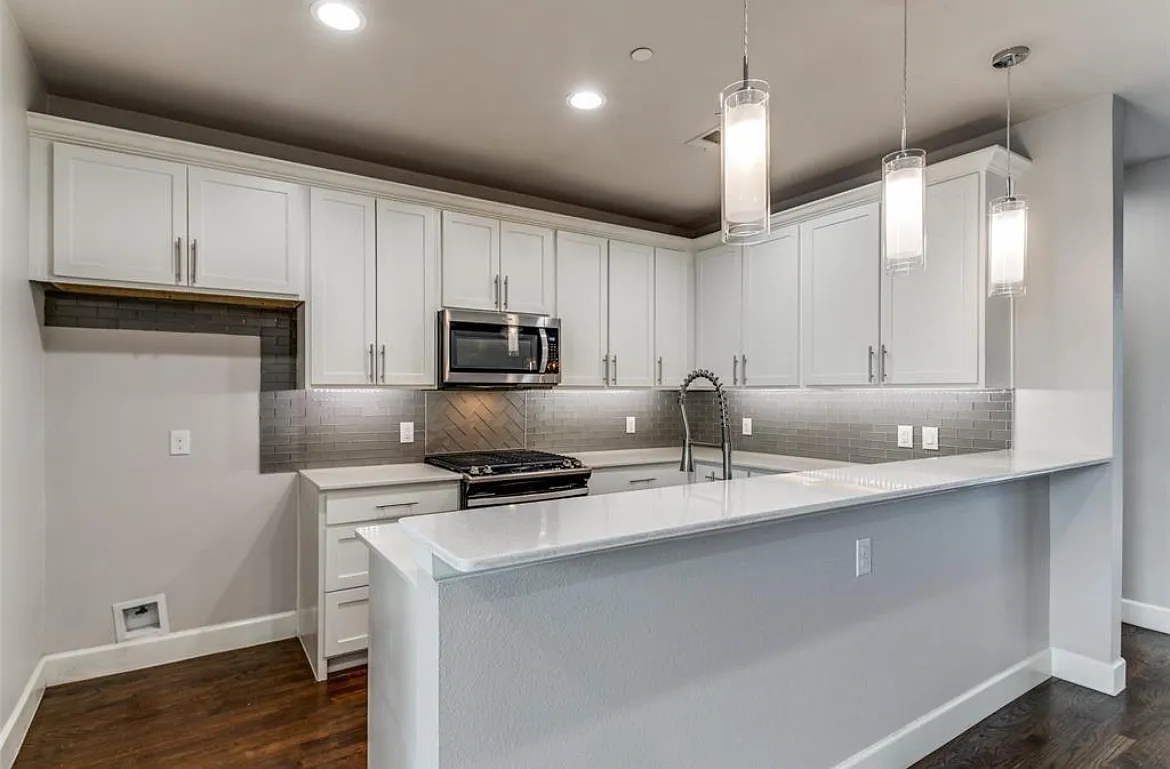 2 bed, 2.5 bath, 1528 sqft, $3,000 — Photo 4