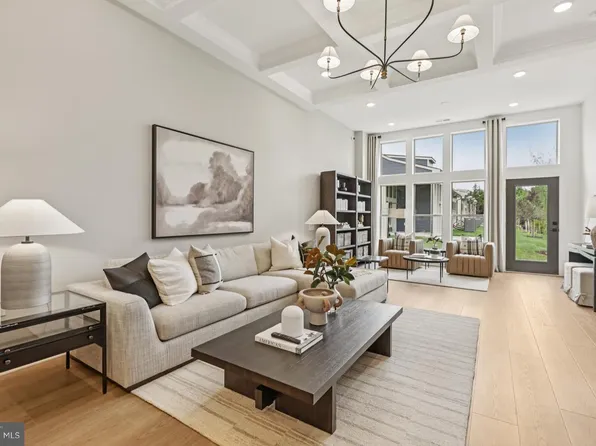 6156 Amber Ln, Haymarket, VA 20169