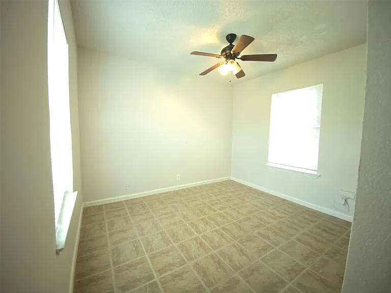 1516 Lisa Dr #B — Photo 16
