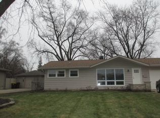 597 Nash Rd, Crystal Lake, IL 60014