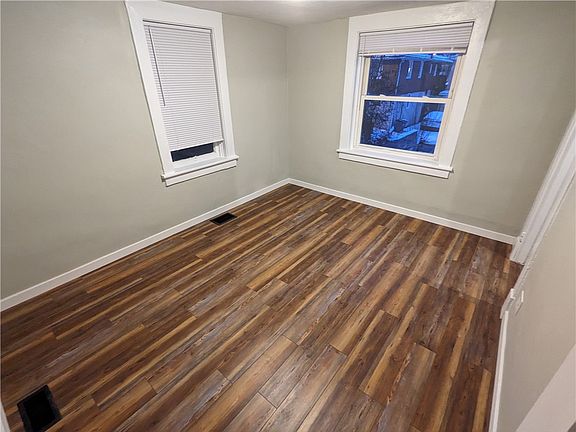 3rd image of 2113 Orchard St