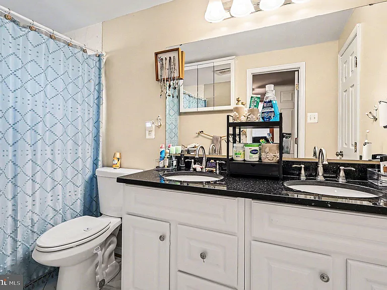 7409 Lake Dr — Photo 12