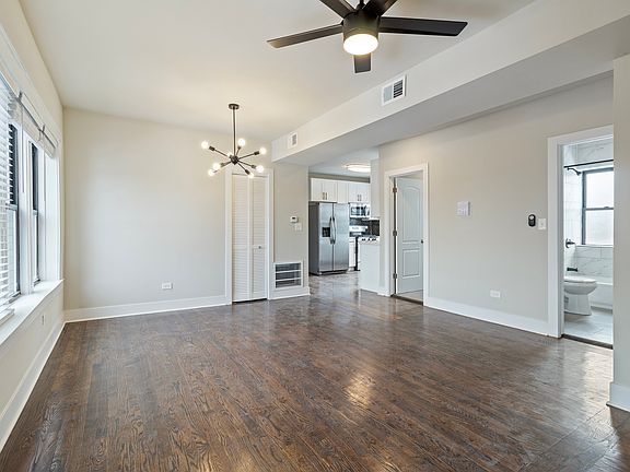 2nd image of 2522-24 W Superior St #2522-1F