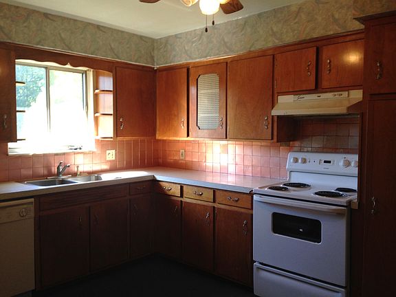 3rd image of 1786 & 1788 Cromwell Dr