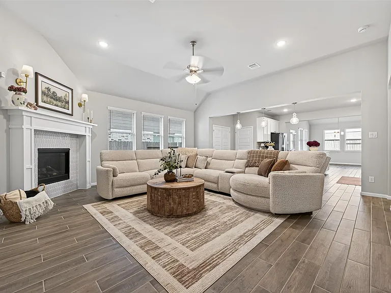 32226 Cedar Crest Dr — Photo 2