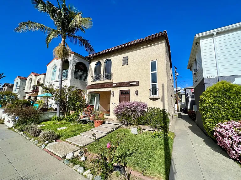 227 Granada Ave — Photo 24