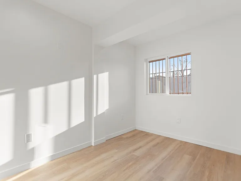 (An/Ji/Yo:C) 6725 Laurel Canyon Blvd — Photo 14