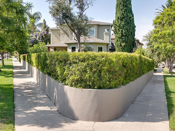 2nd image of 2030 Prosser Ave