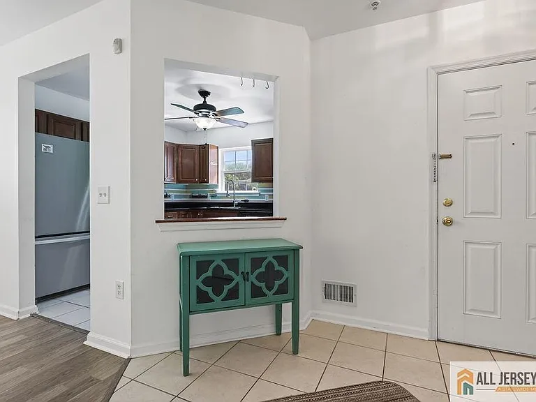 1111 Morning Glory Dr — Photo 5