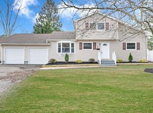 1 Spring Garden St, Bayville, NJ 08721