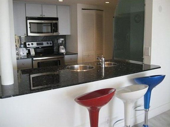 4th image of 1717 N Bayshore Dr #A-3653