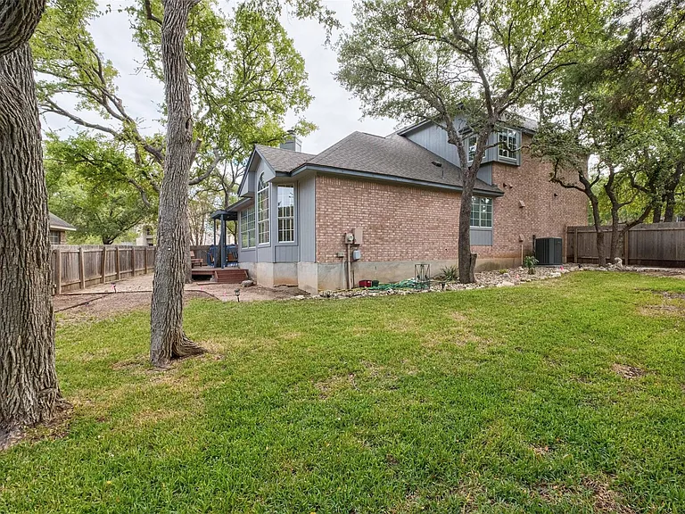 3704 Runnels Ct — Photo 23