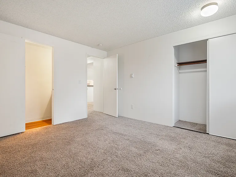 Crystal Springs Apartments — Photo 108