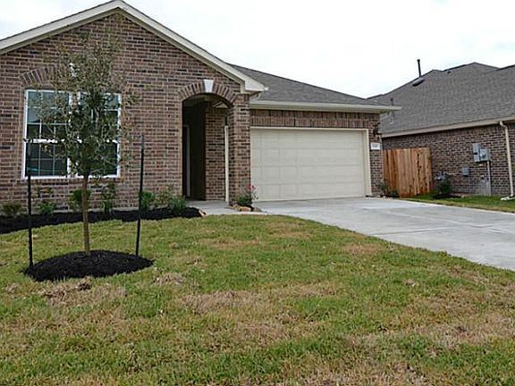 3rd image of 118 Parkstone Dr