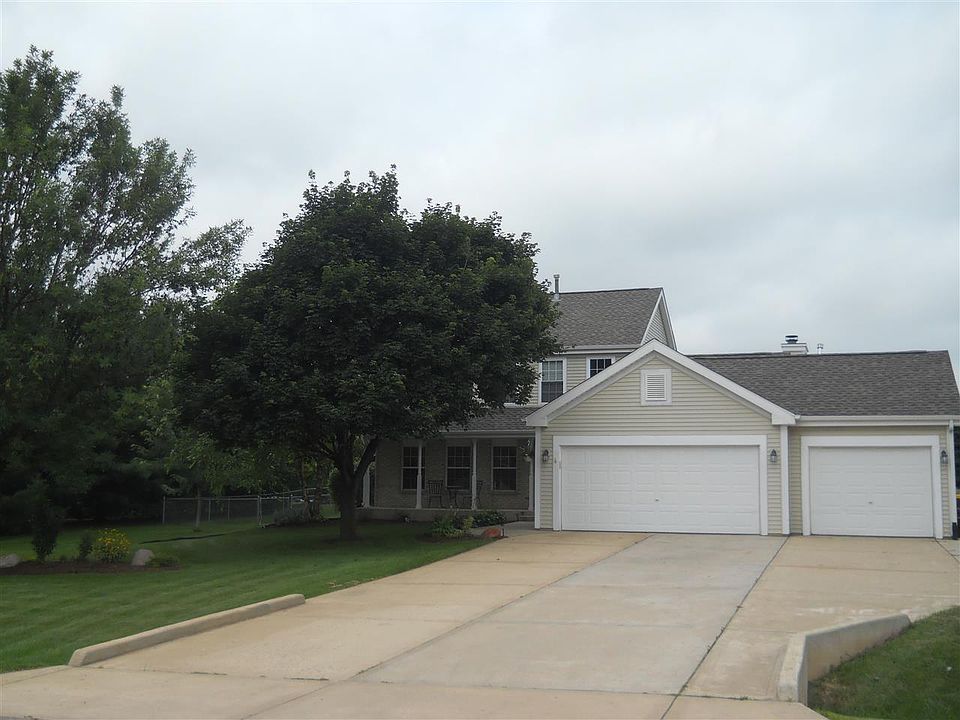 1st image of 1127 Edgerow Ln