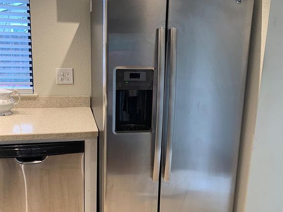4th image of 20 Blossom Court E