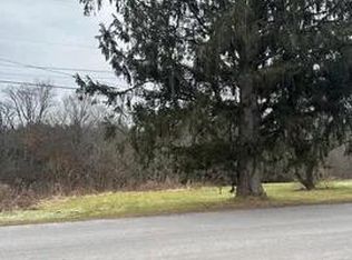 210 Pumphouse Rd #T-406, Lake Ariel, PA 18436