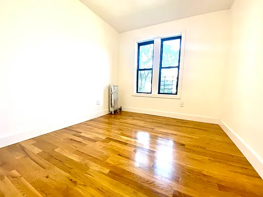 Rented by Lang Realty LLC | media 17