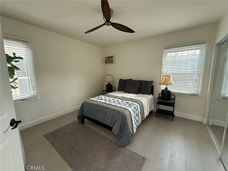 1216 S Cochran Ave — Photo 11