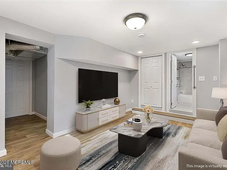 43 Iowana Ave — Photo 13